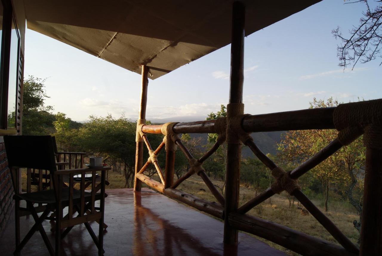 African Sunrise Lodge And Campsite Мто-ва-Мбу Экстерьер фото