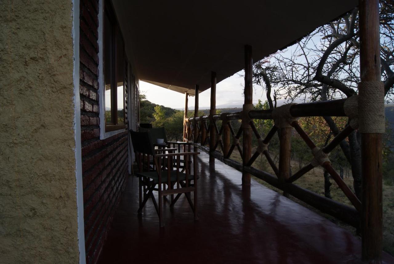 African Sunrise Lodge And Campsite Мто-ва-Мбу Экстерьер фото