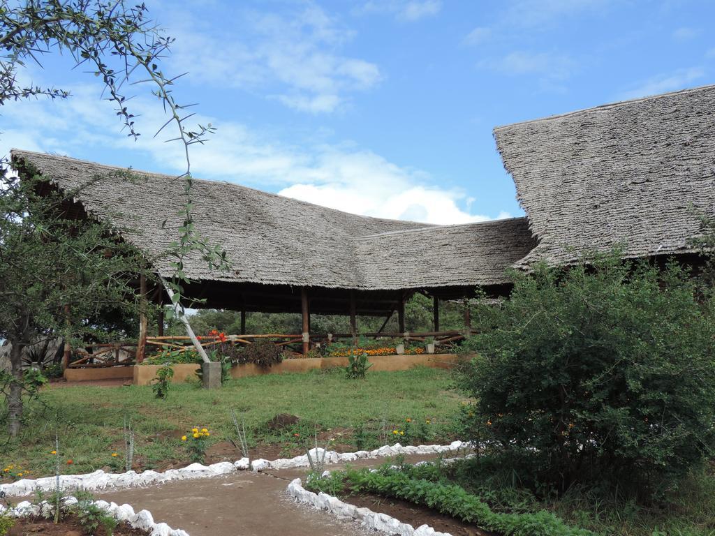 African Sunrise Lodge And Campsite Мто-ва-Мбу Экстерьер фото