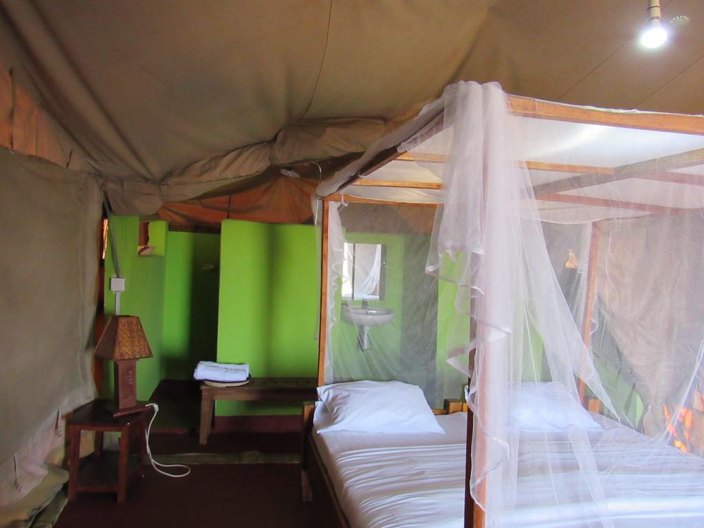 African Sunrise Lodge And Campsite Мто-ва-Мбу Экстерьер фото