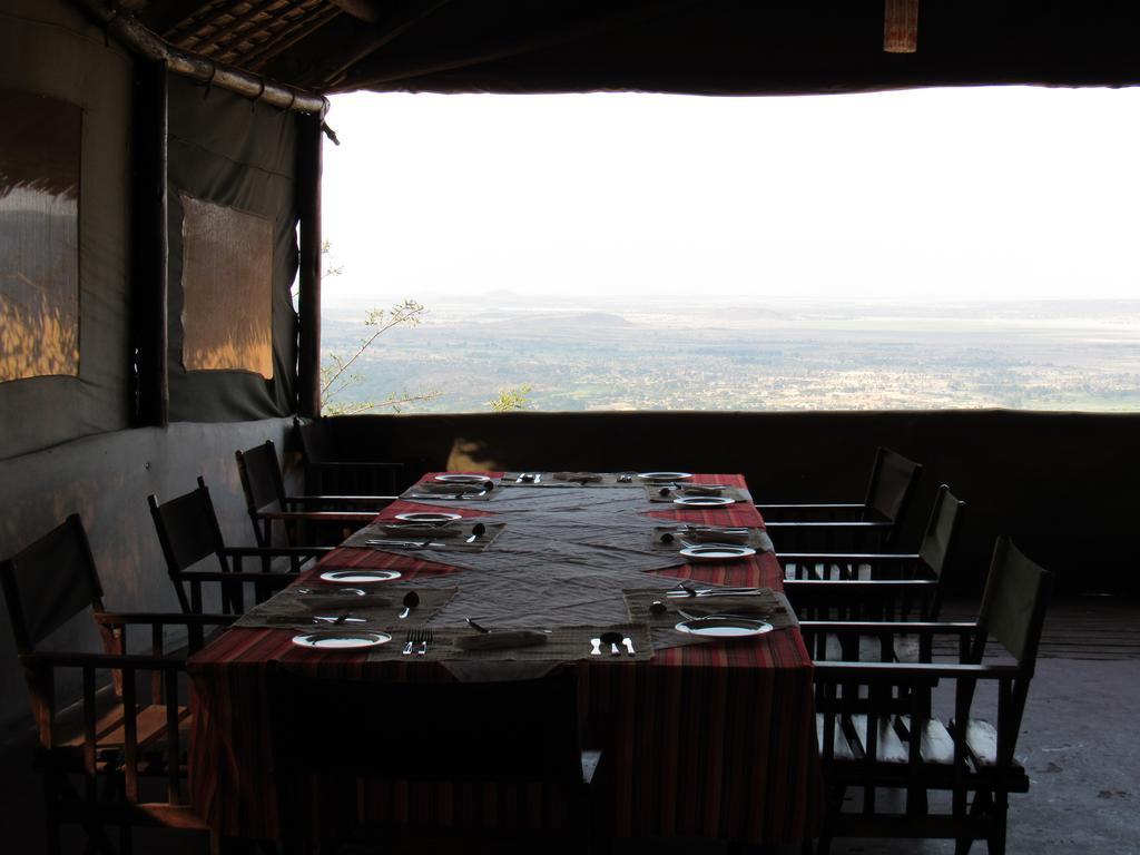 African Sunrise Lodge And Campsite Мто-ва-Мбу Экстерьер фото